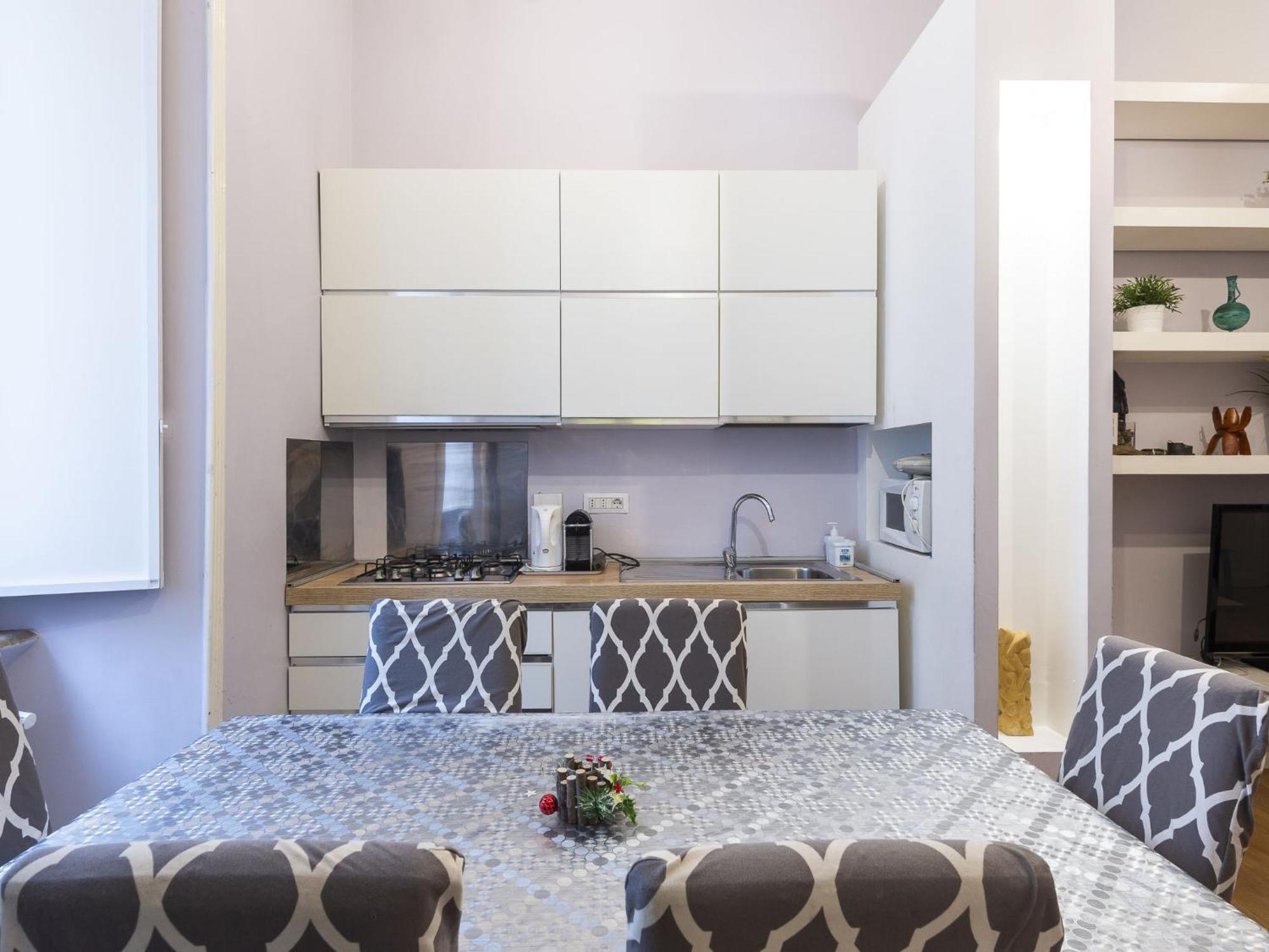 Luxury 3 Bedroom Flat By Interhome Apartamento Roma